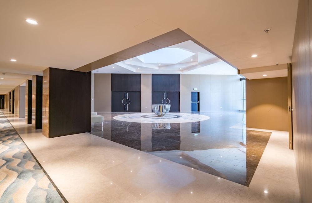 The Grove Hotel & Conference Centre — снимок 8