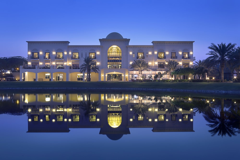 Address Montgomerie — вид курорта