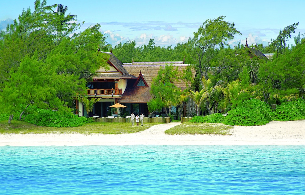 Sankhara Beachfront Villas — вид курорта