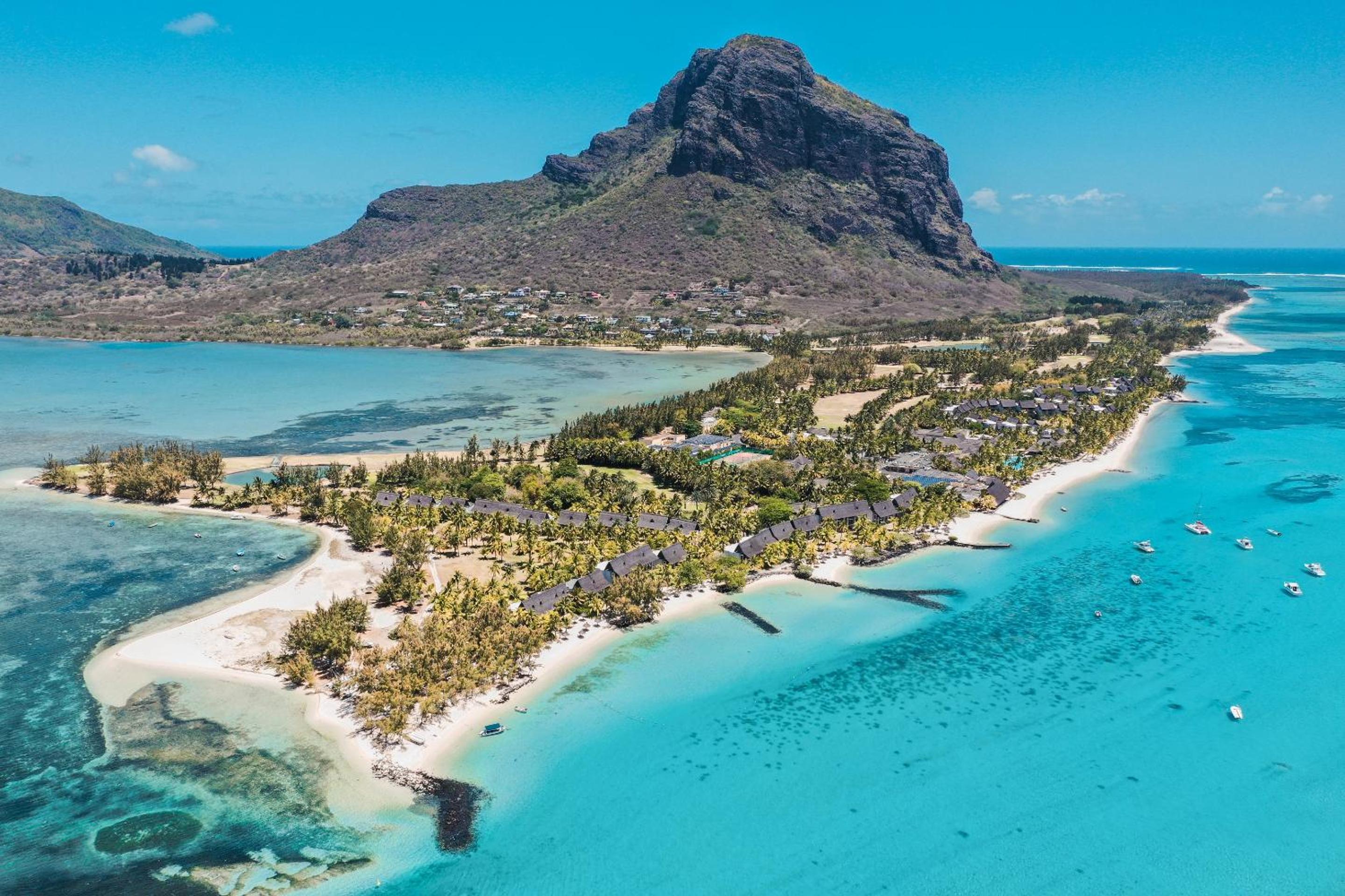 Paradis Beachcomber Golf Resort & Spa — вид курорта