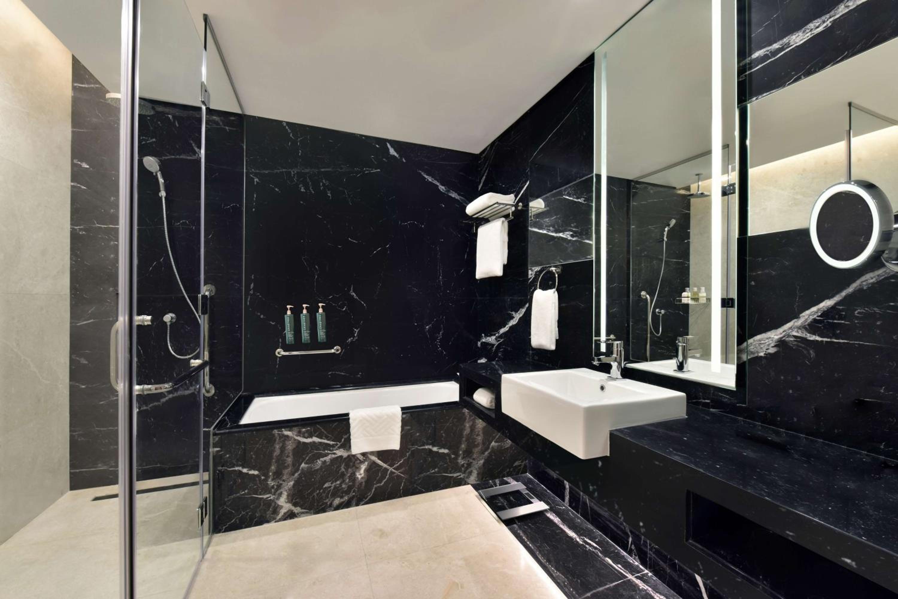 Hilton Bahrain — снимок 10