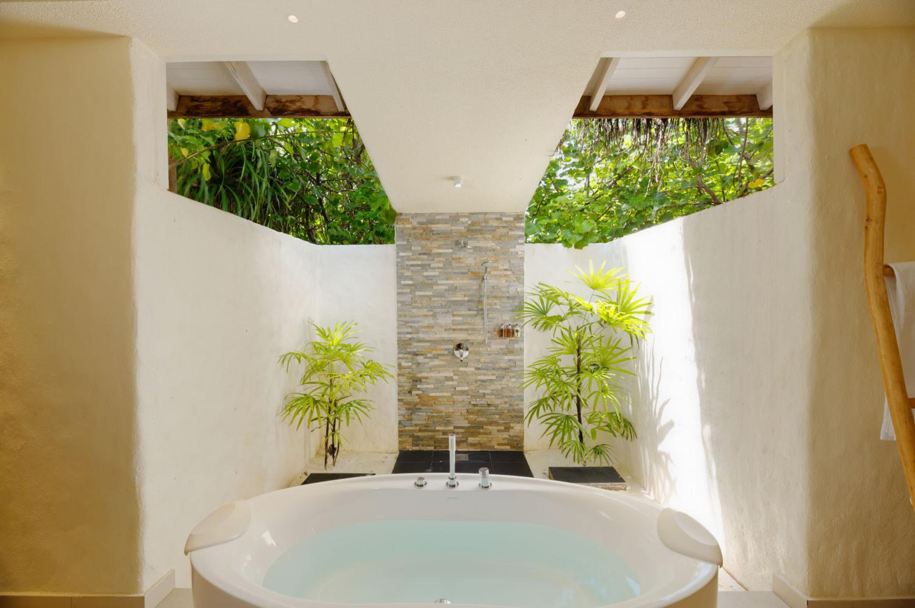You & Me Maldives — снимок 13
