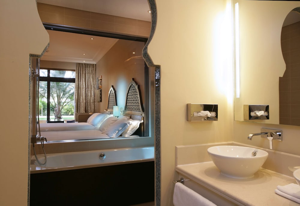 Hilton Ras Al Khaimah Beach Resort — снимок 18
