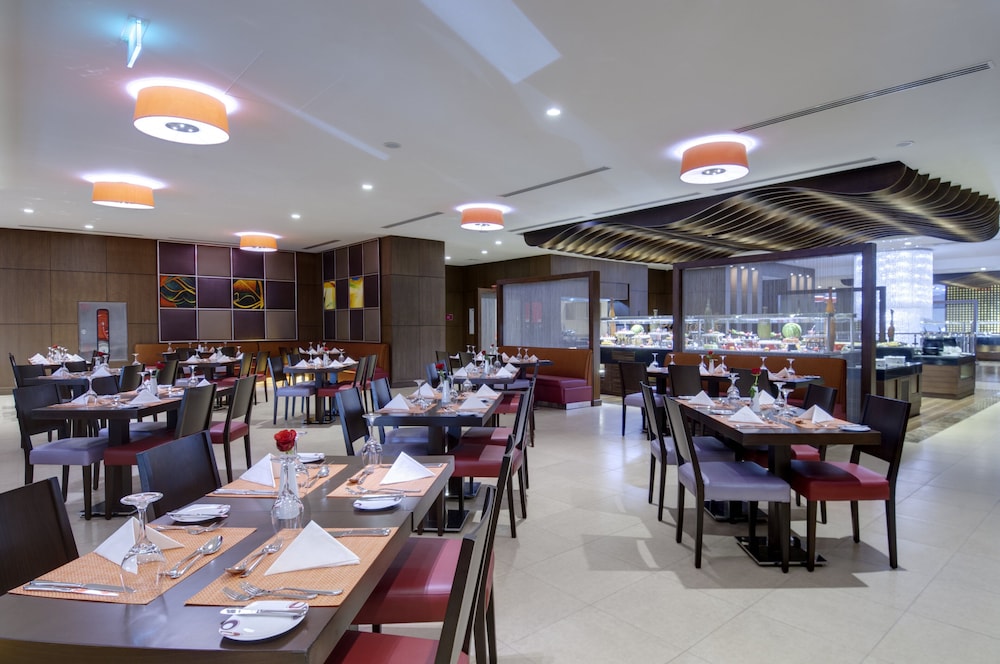 Crowne Plaza Madinah, an IHG Hotel — снимок 11