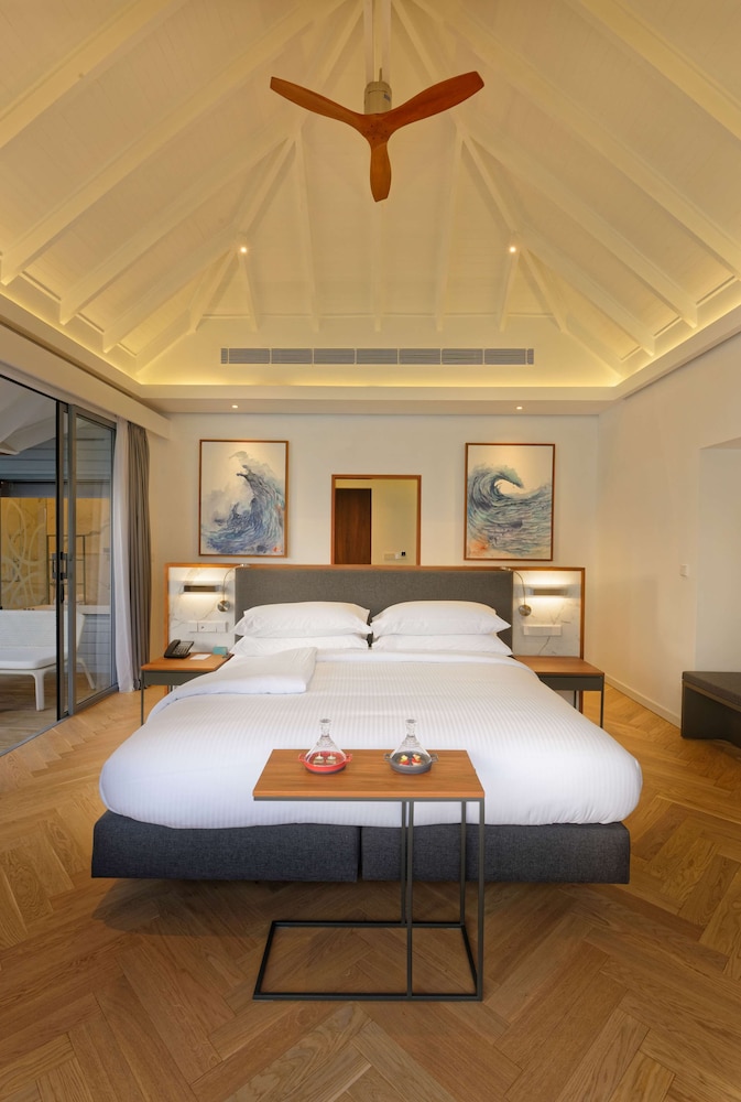 Outrigger Maldives Maafushivaru Resort — снимок 17