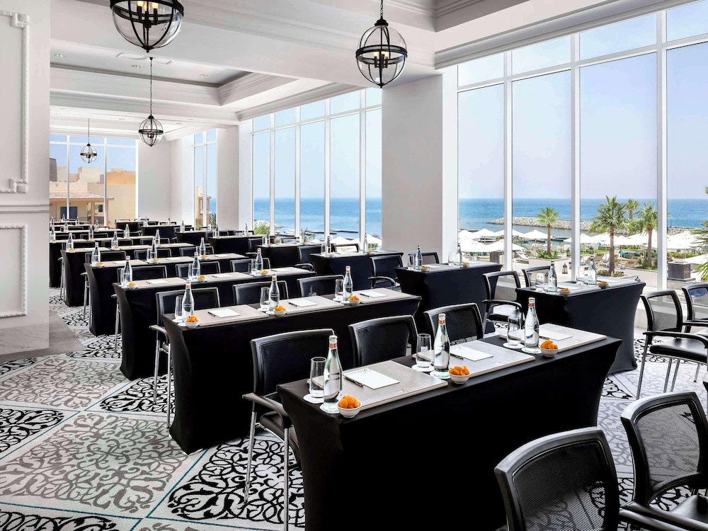 Fairmont Fujairah Beach Resort — снимок 5