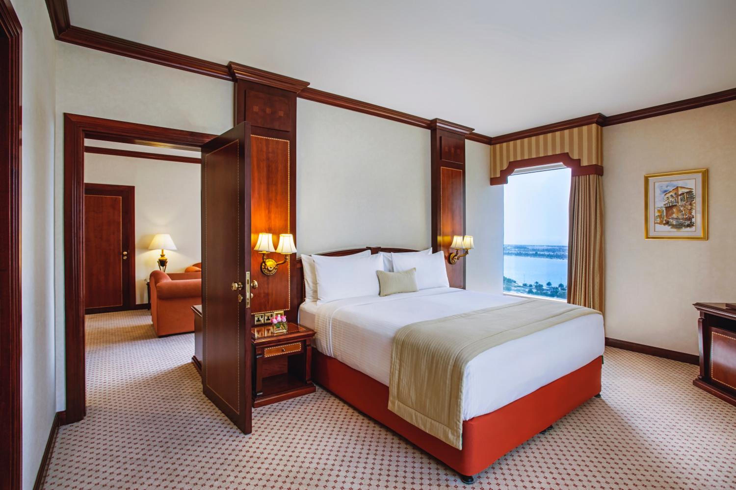 Corniche Hotel Abu Dhabi — снимок 9