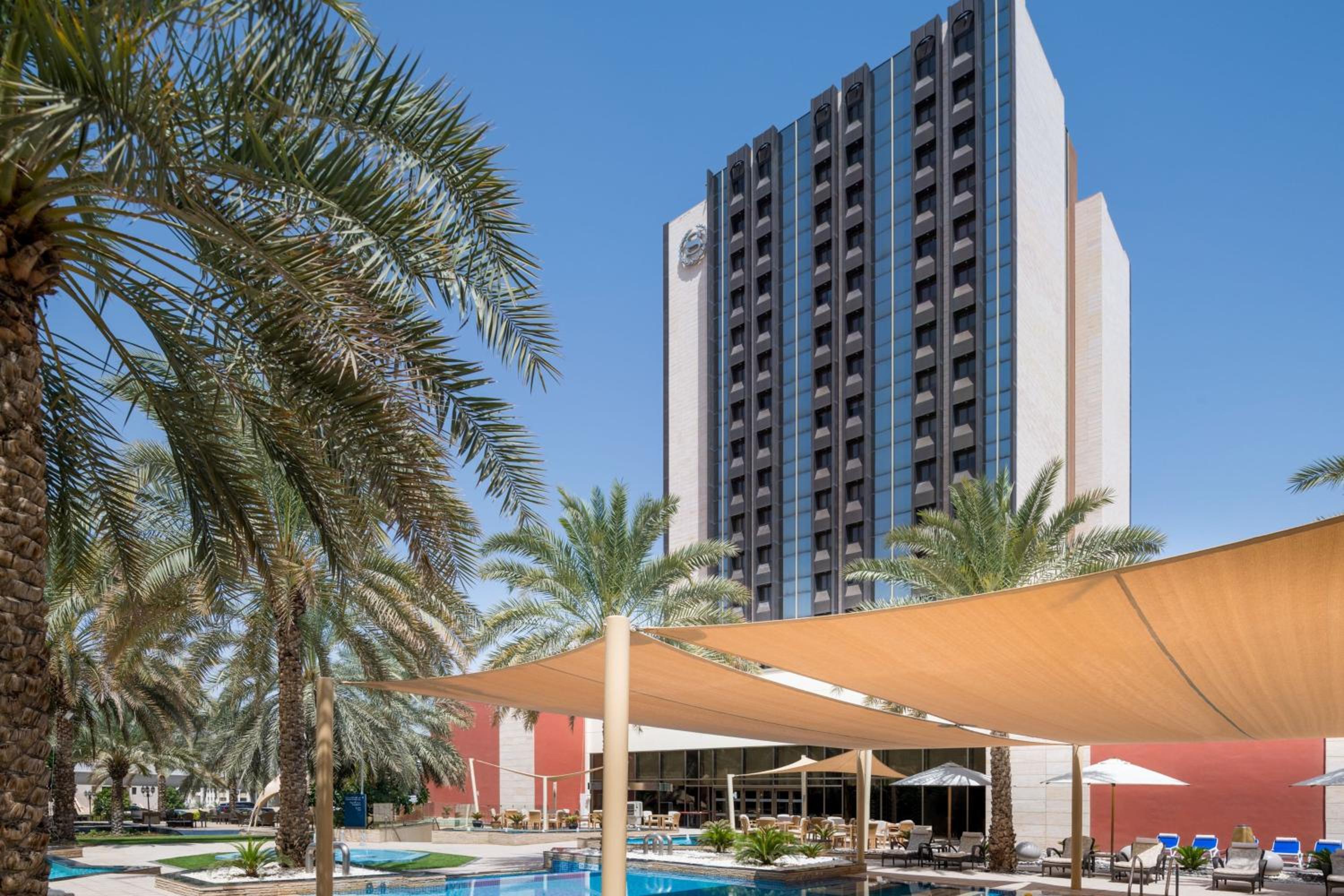Sheraton Oman Hotel — снимок 10