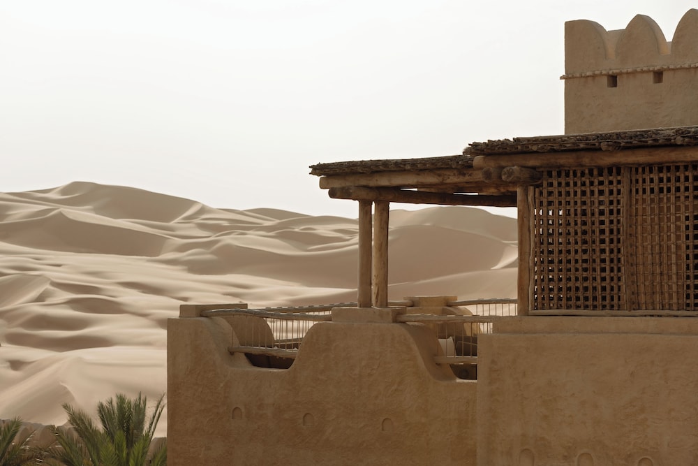 Anantara Qasr al Sarab Desert Resort — вид курорта
