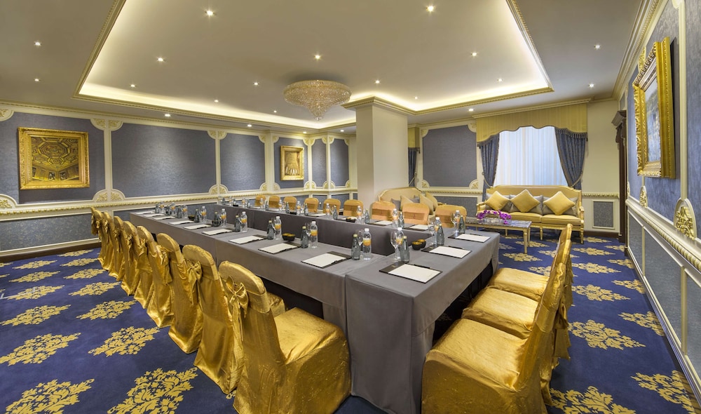 Royal Rose Hotel — снимок 11