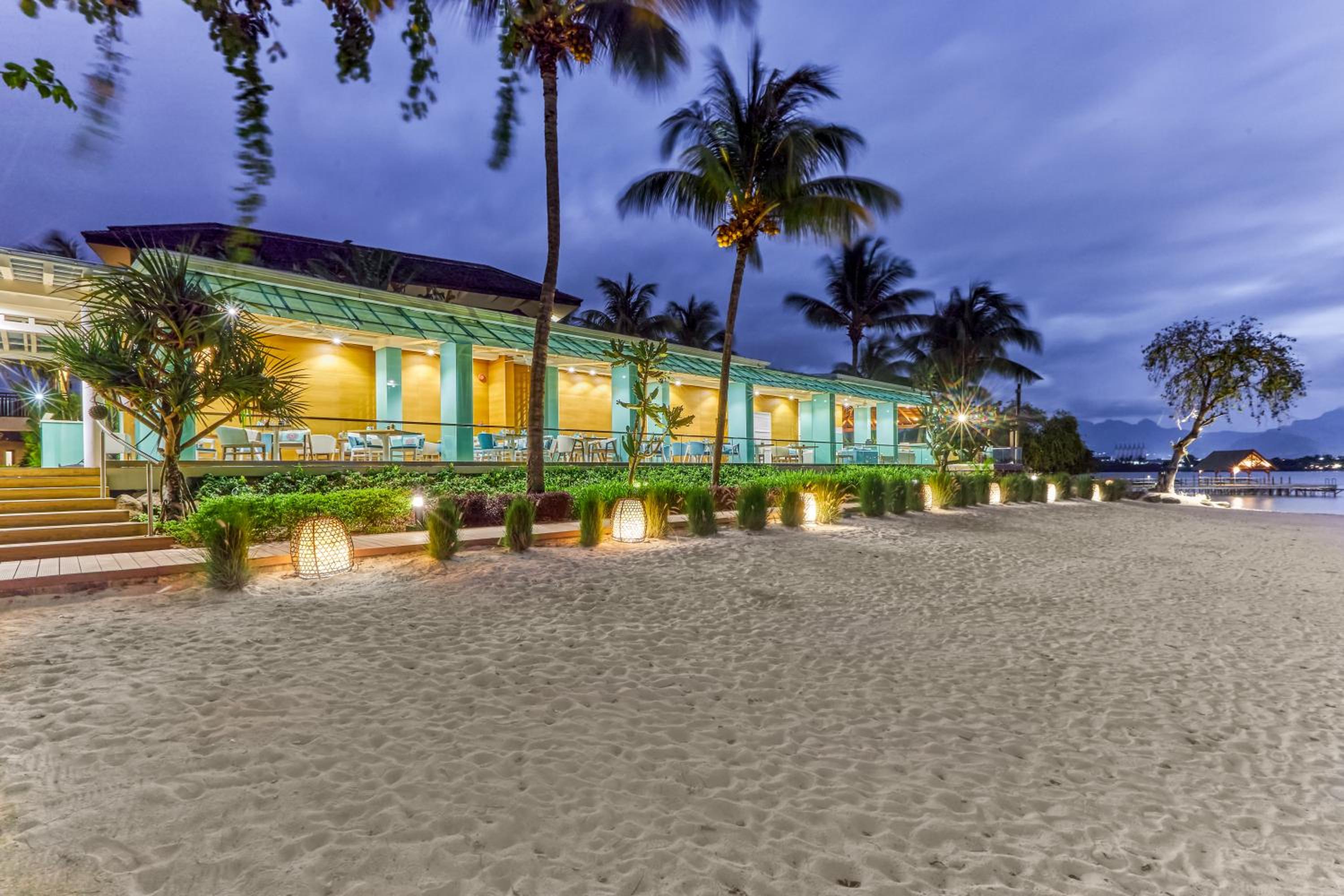 InterContinental Mauritius Resort Balaclava Fort, an IHG Hotel — вид курорта