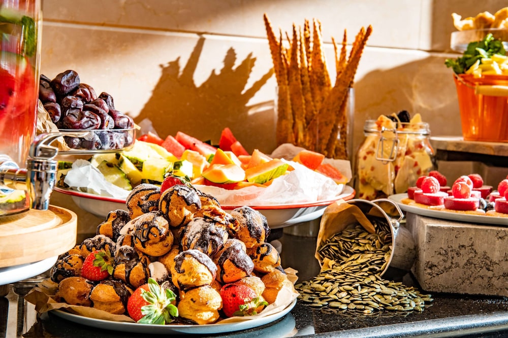 Radisson Blu Hotel, Dubai Canal View — снимок 10