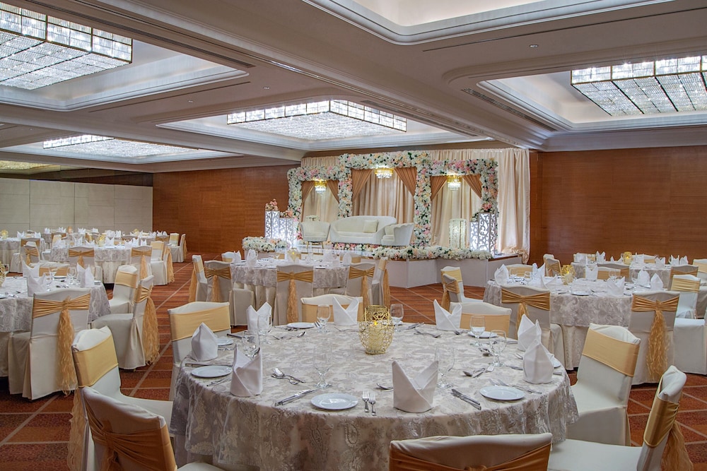 Sheraton Dubai Creek Hotel & Towers — снимок 22