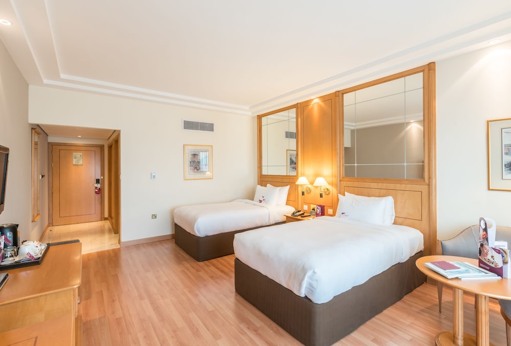 Crowne Plaza Abu Dhabi, an IHG Hotel — снимок 14