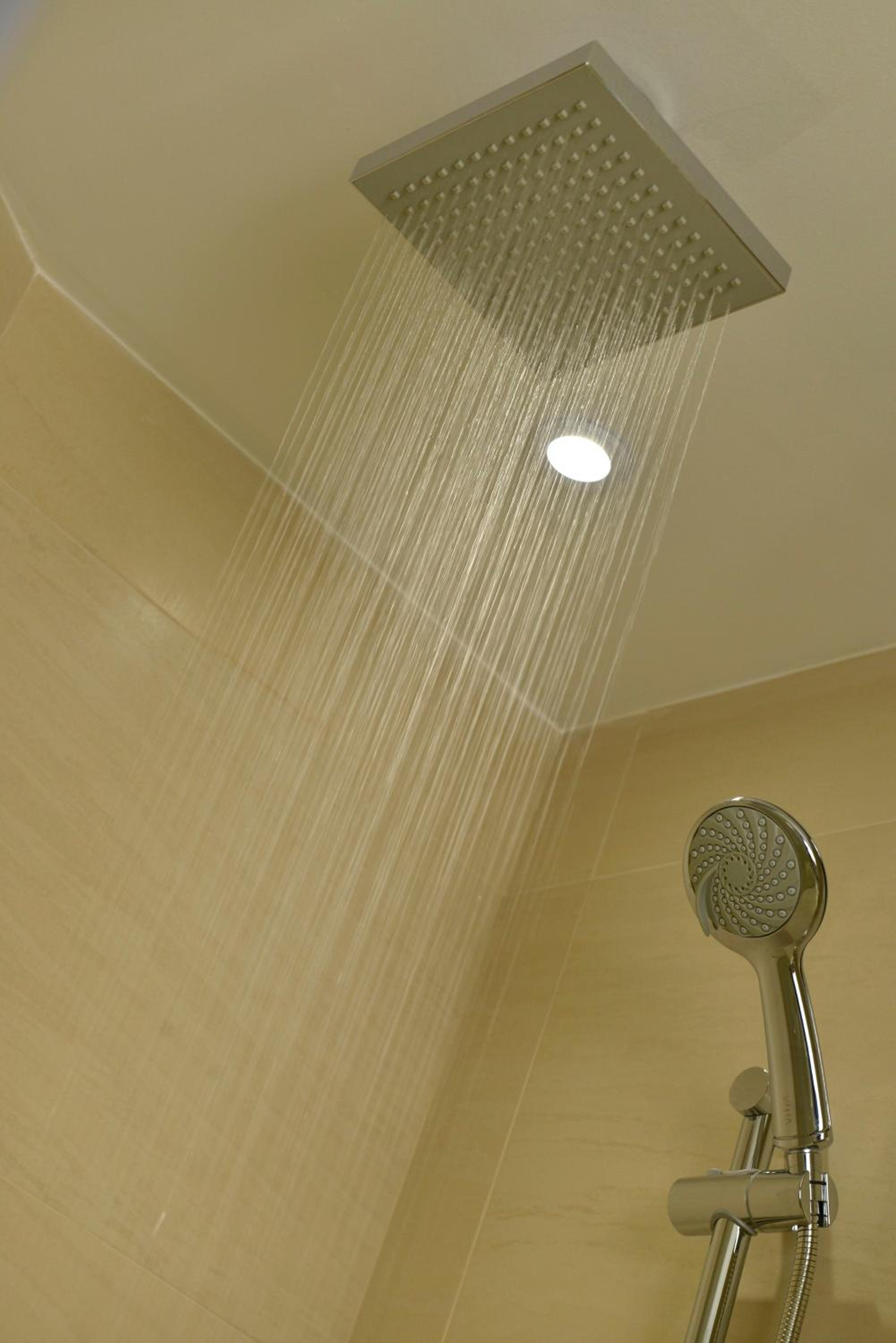 Crowne Plaza Bahrain, an IHG Hotel — снимок 3
