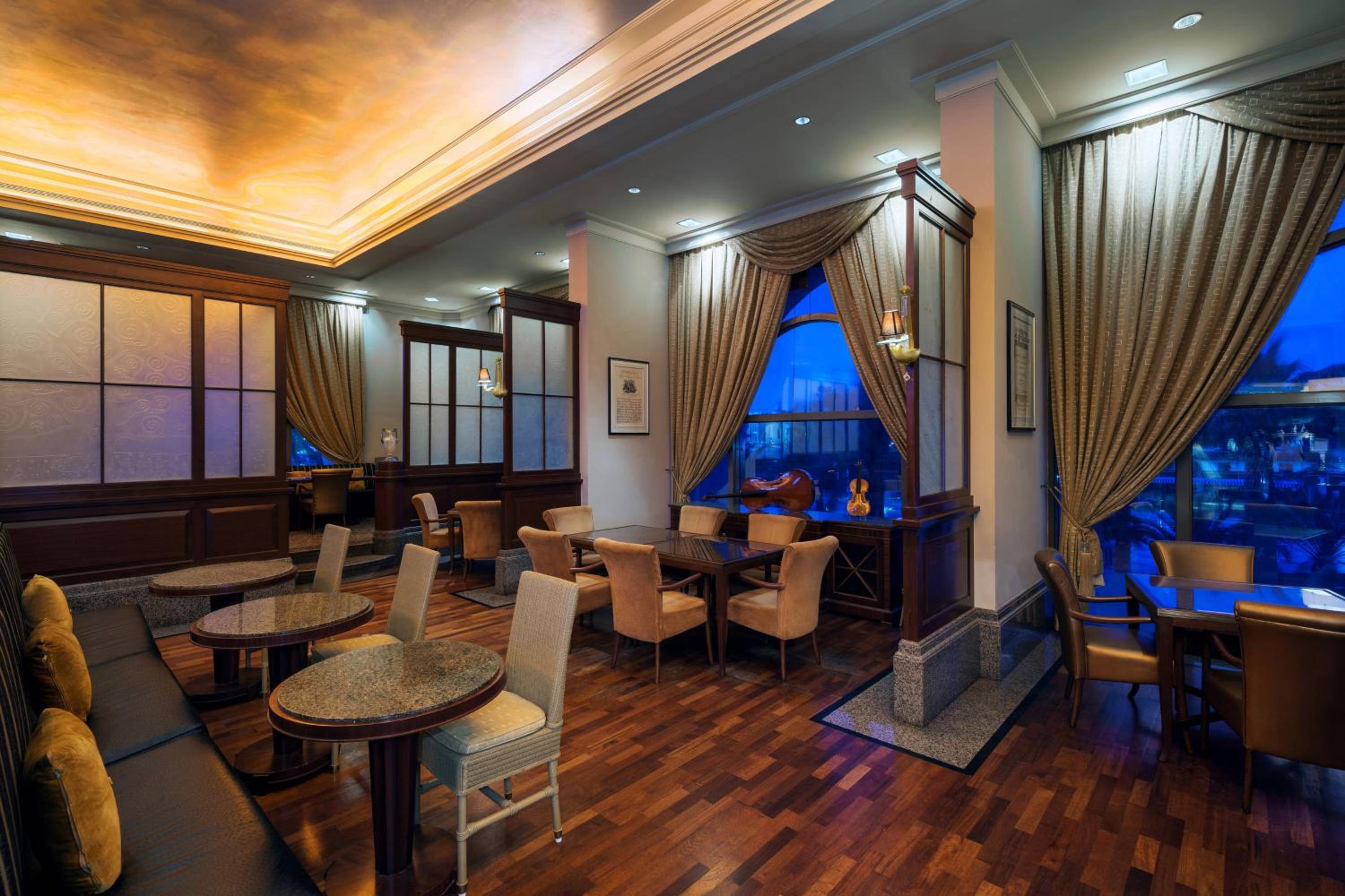 Sheraton Dammam Hotel & Convention Centre — снимок 2
