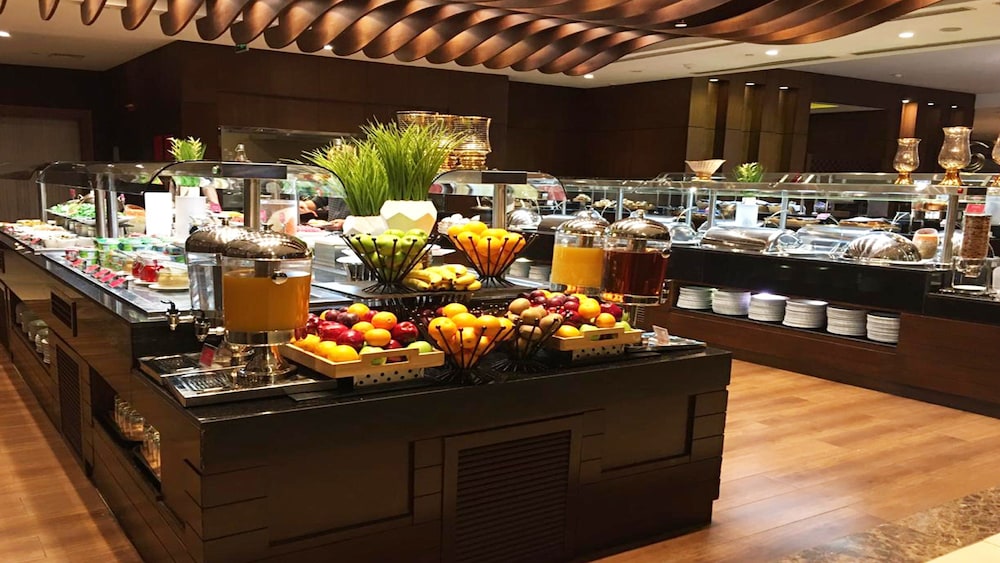 Crowne Plaza Madinah, an IHG Hotel — снимок 17