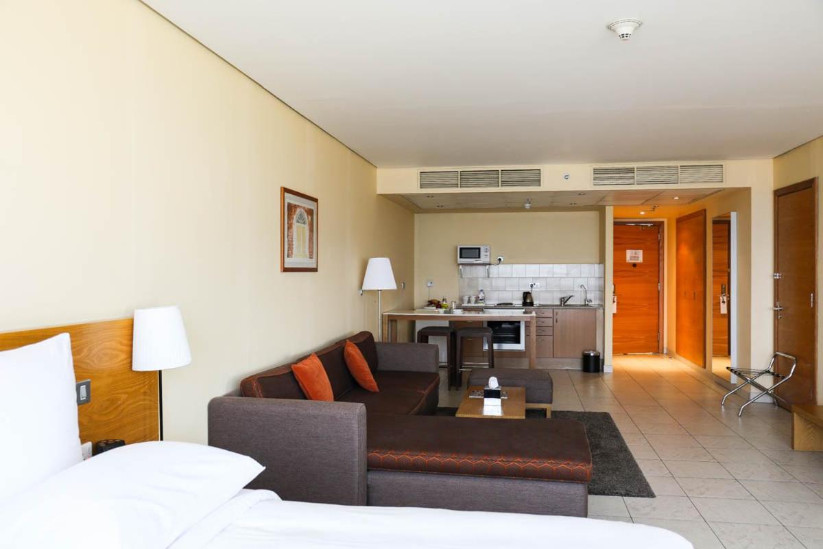 Hilton Kuwait Resort — снимок 13