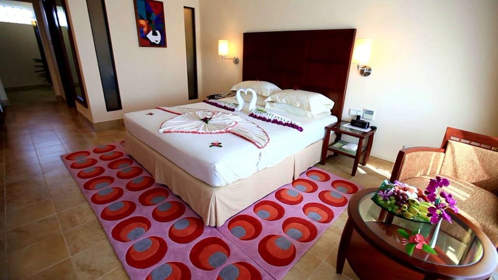 Hulhule Island Hotel — снимок 8