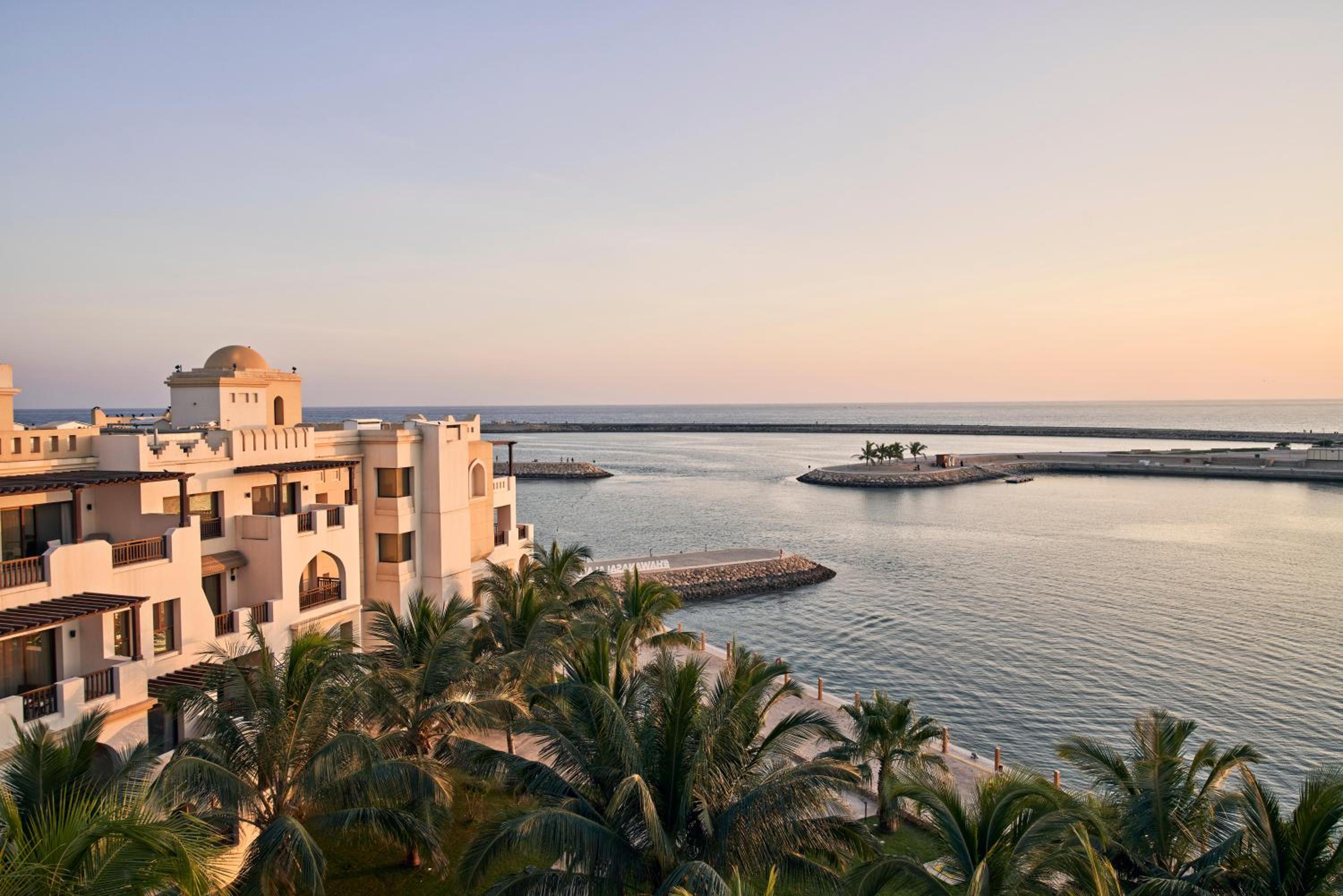 Fanar Hotel and Residences — вид курорта