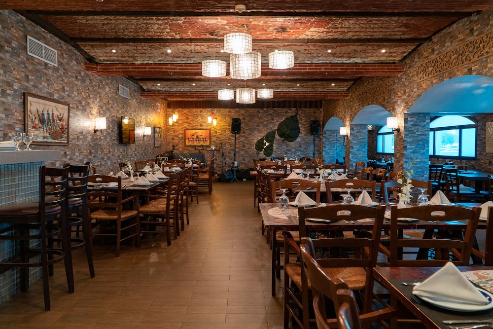 Al Ain Palace Hotel — снимок 28