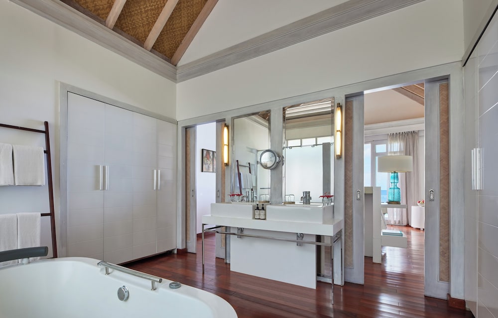 nH Maldives Kuda Rah Resort — снимок 20