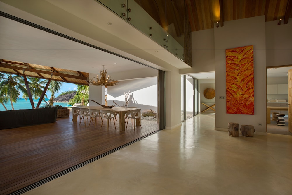 Villa Deckenia — снимок 2