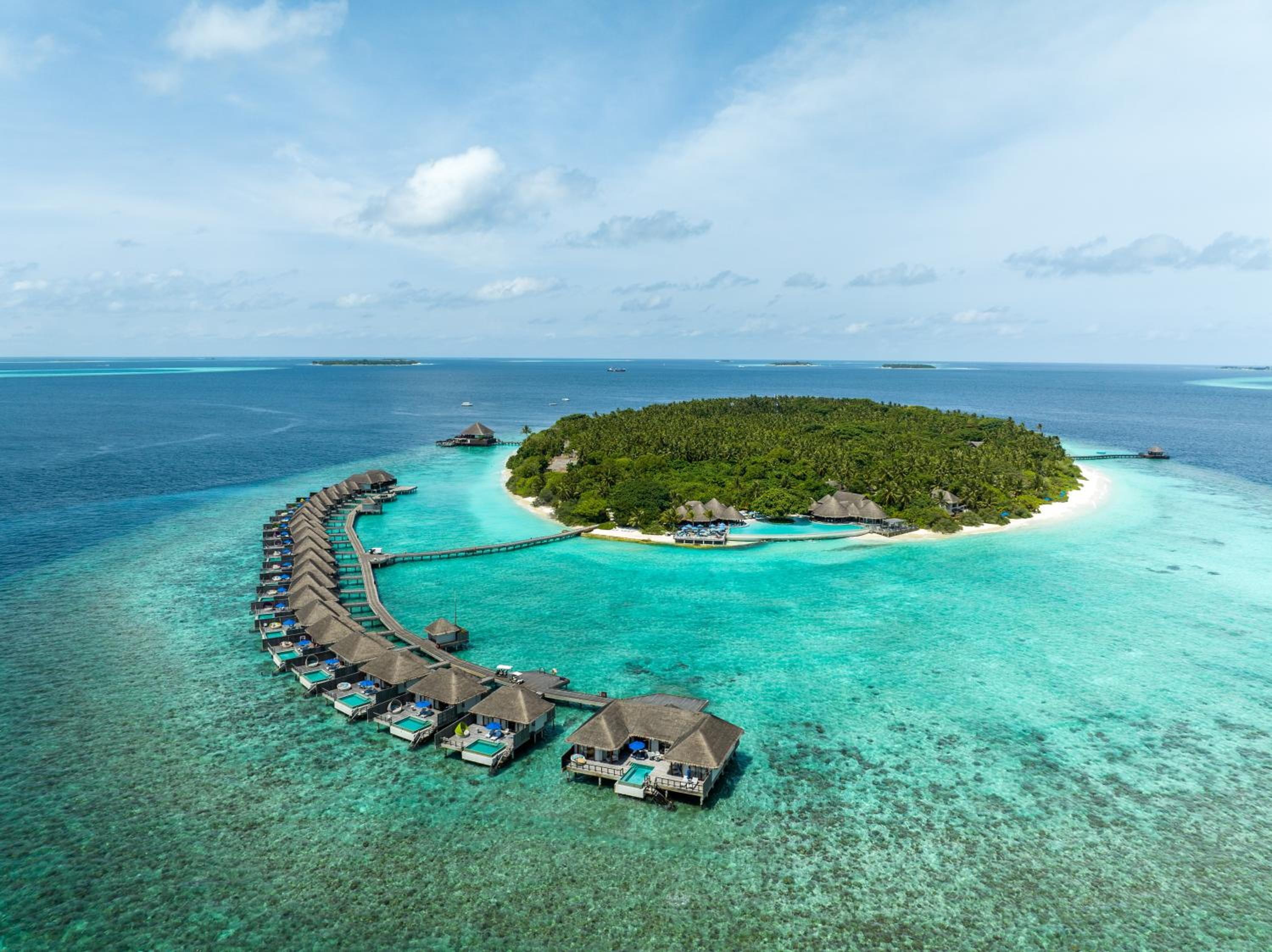 Dusit Thani Maldives — вид курорта