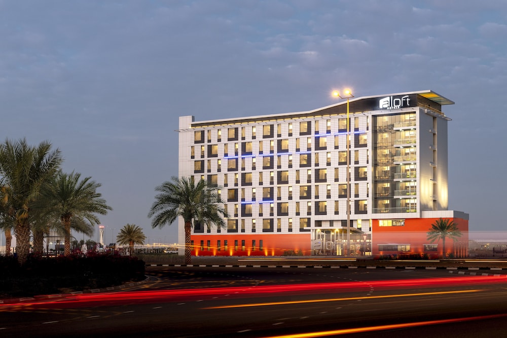 Aloft Dubai South, a Marriott Hotel — вид курорта