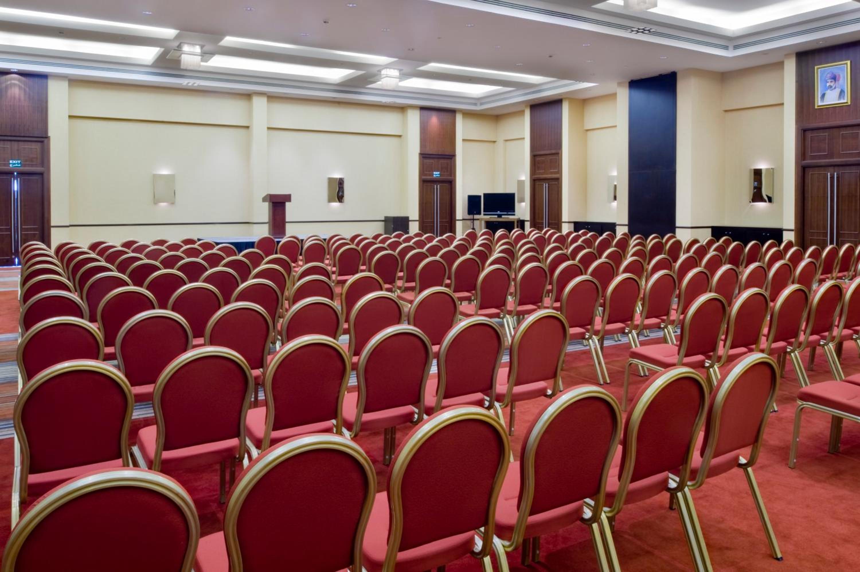 Crowne Plaza Sohar, an IHG Hotel — снимок 17