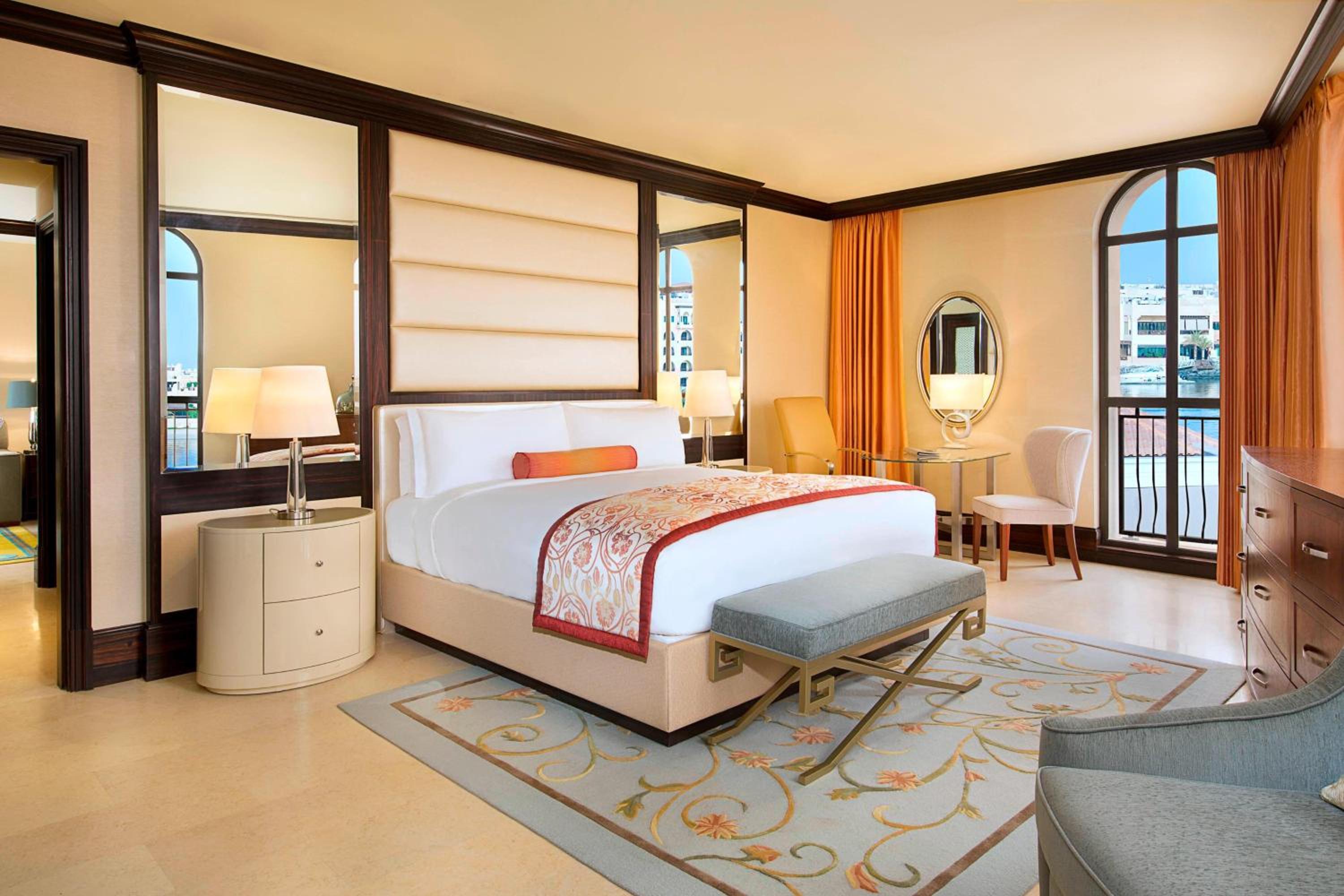 The Ritz-Carlton Abu Dhabi, Grand Canal — снимок 26