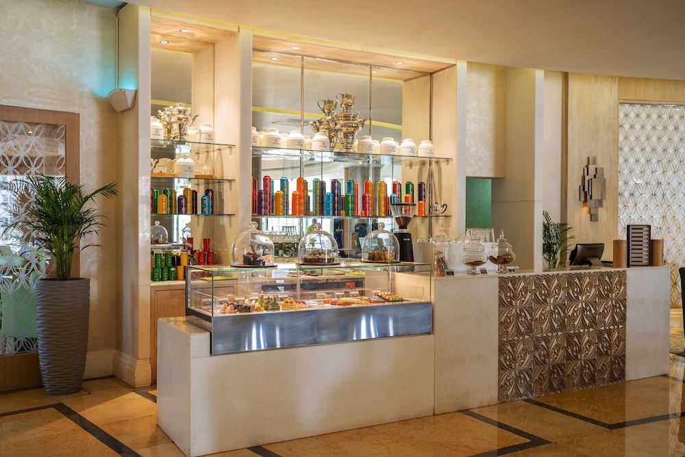 Habtoor Grand Resort, Autograph Collection — снимок 5