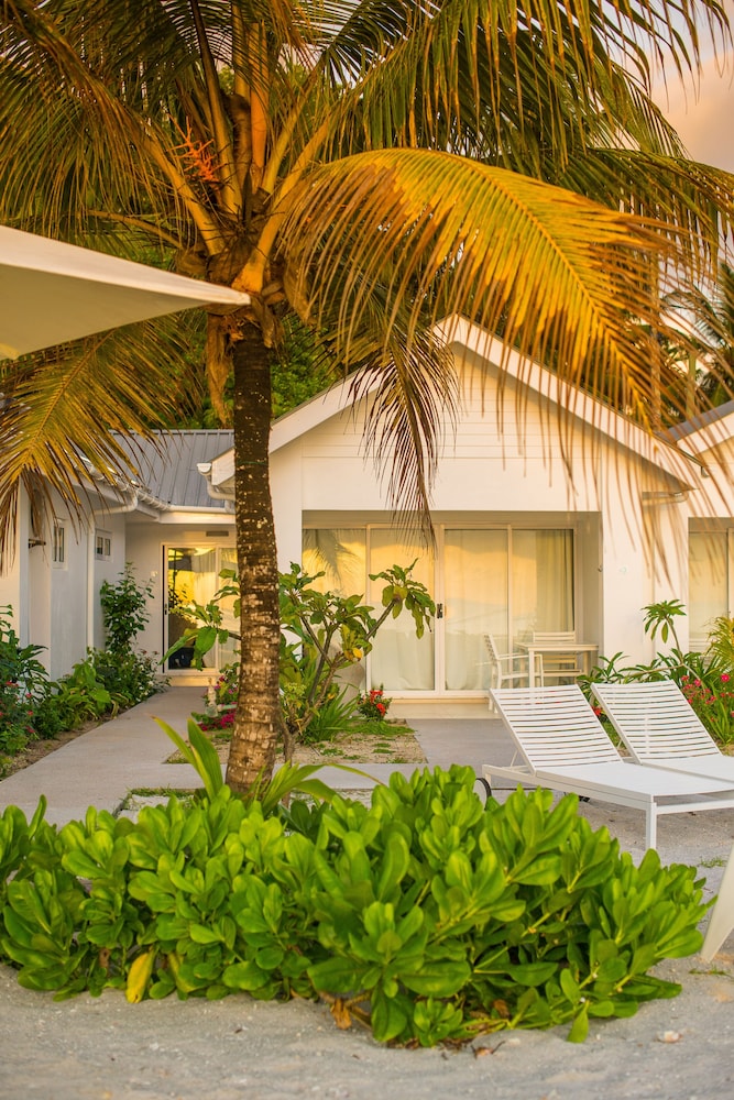 Le Nautique Luxury Beachfront Apartments — снимок 22