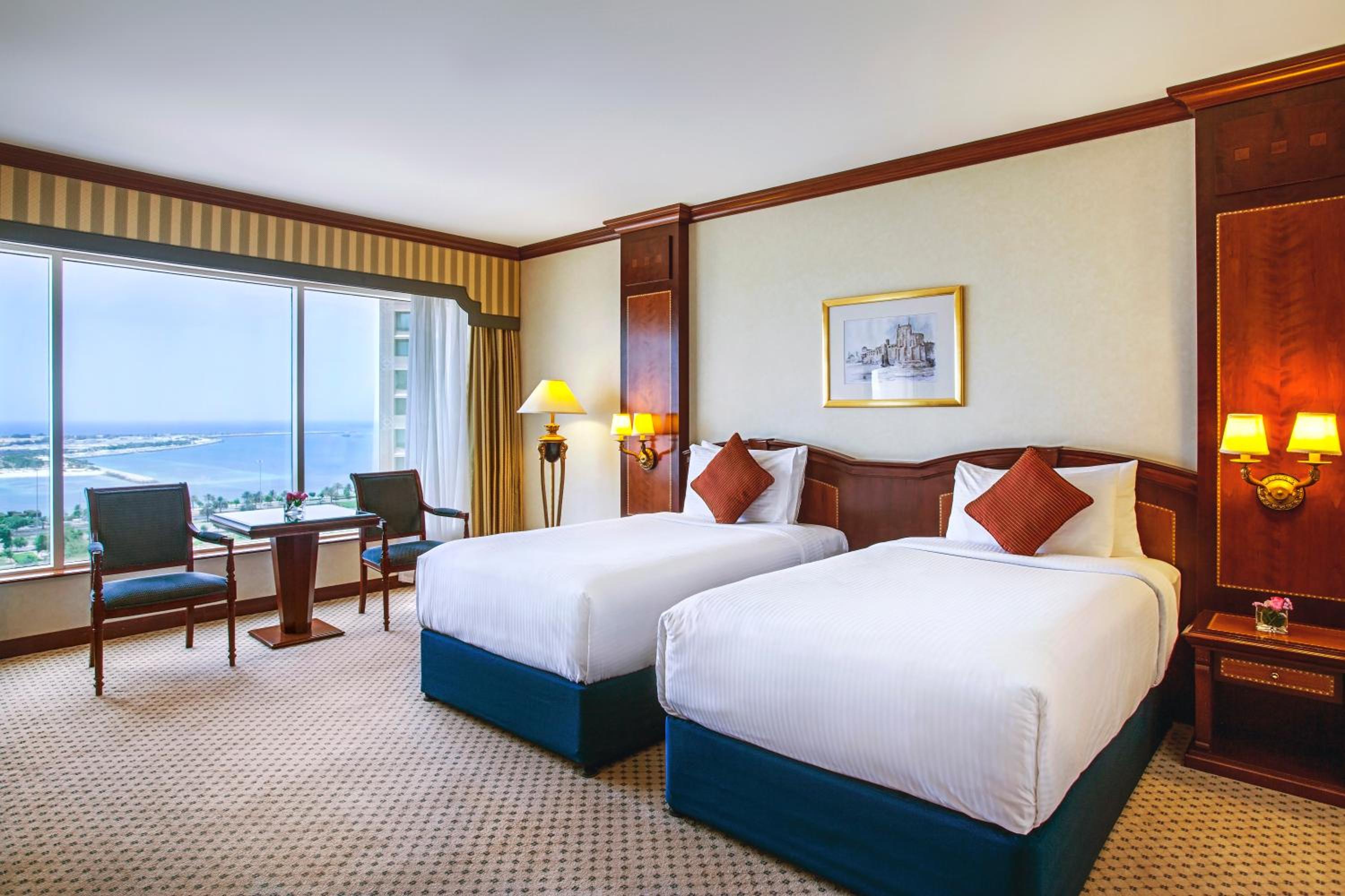 Corniche Hotel Abu Dhabi — снимок 8