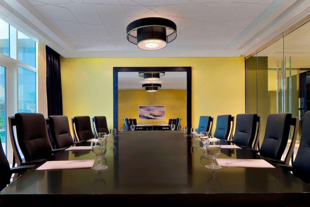 Le Meridien Dubai Hotel & Conference Centre — снимок 15