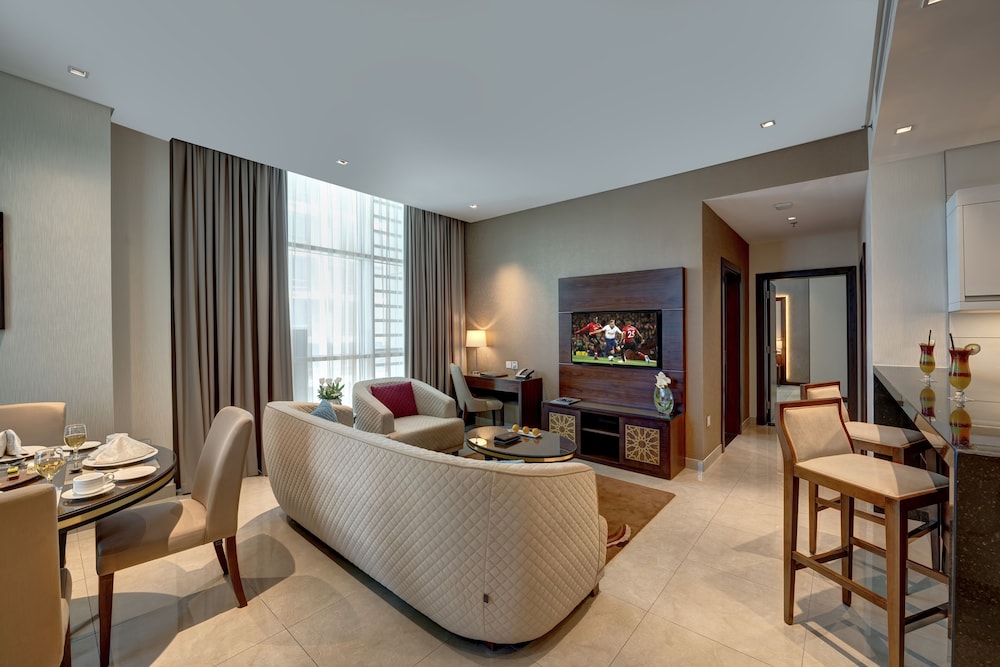 Royal Continental Suites — снимок 9