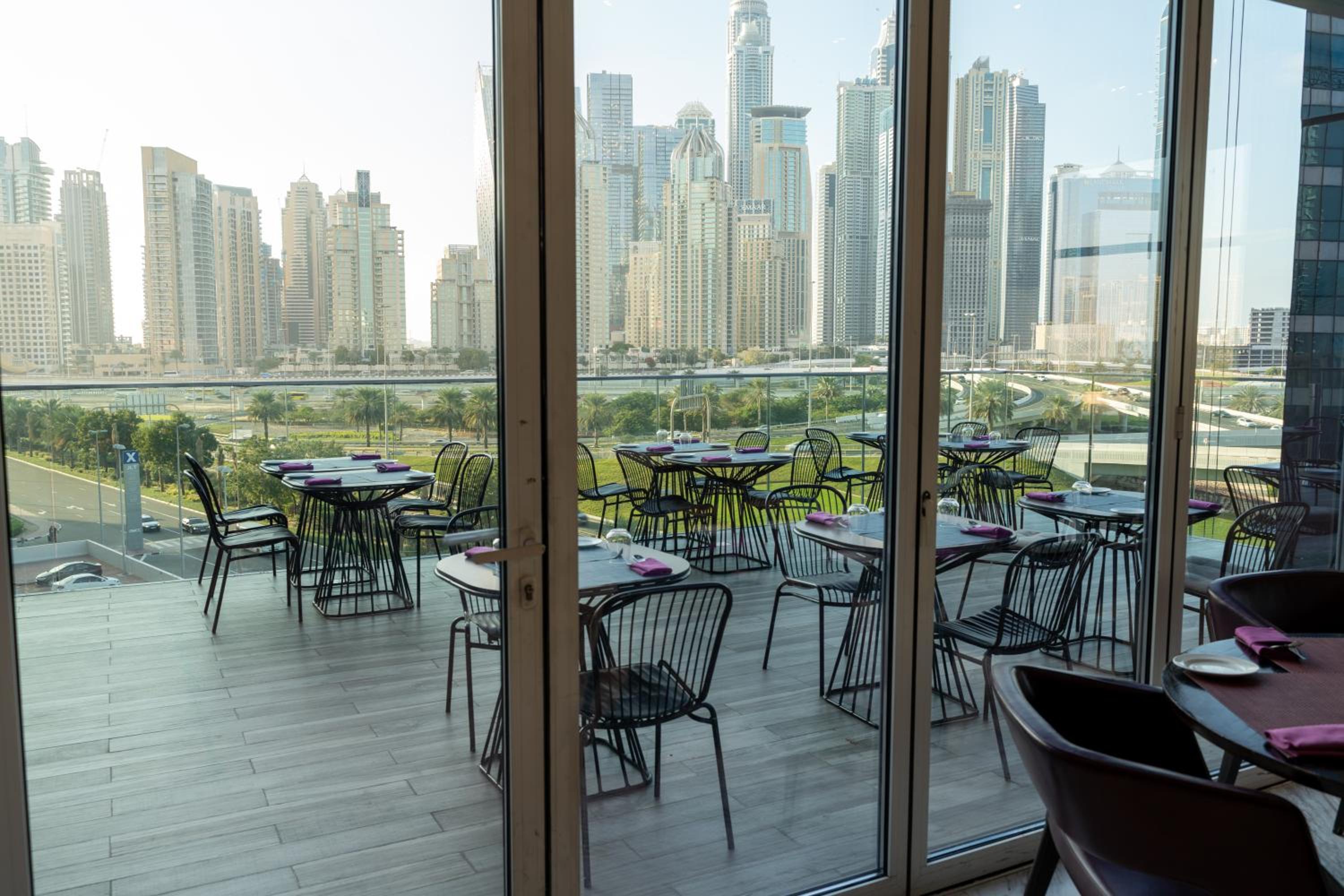Taj Jumeirah Lakes Towers — снимок 22