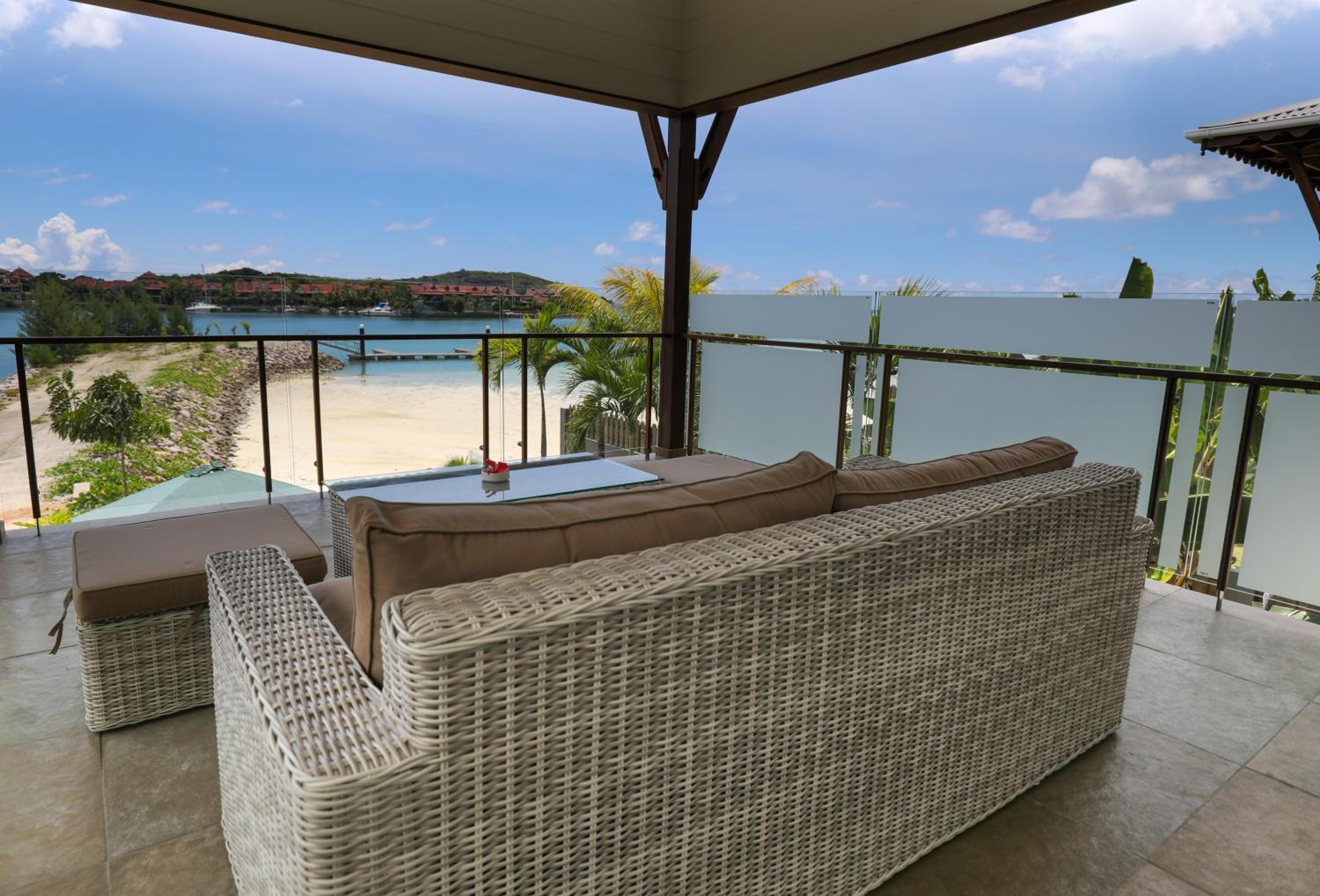 JA Enchanted Waterfront Seychelles — снимок 15